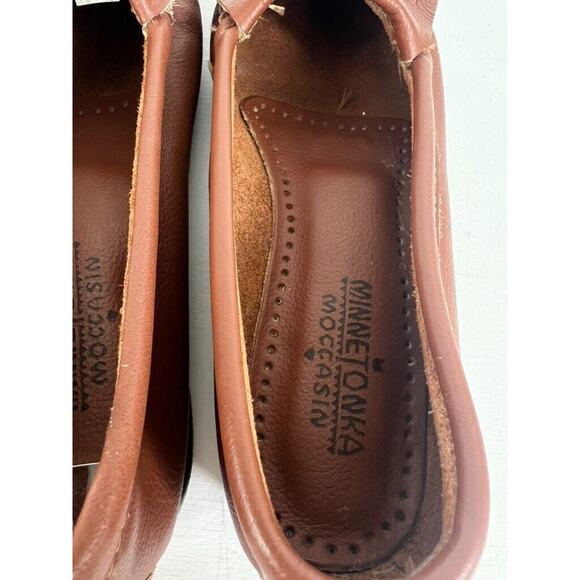 Minnetonka Moccasins Women's 7.5 M Brown Leather Rubber Sole Kiltie Moc Toe - Picture 4 of 7